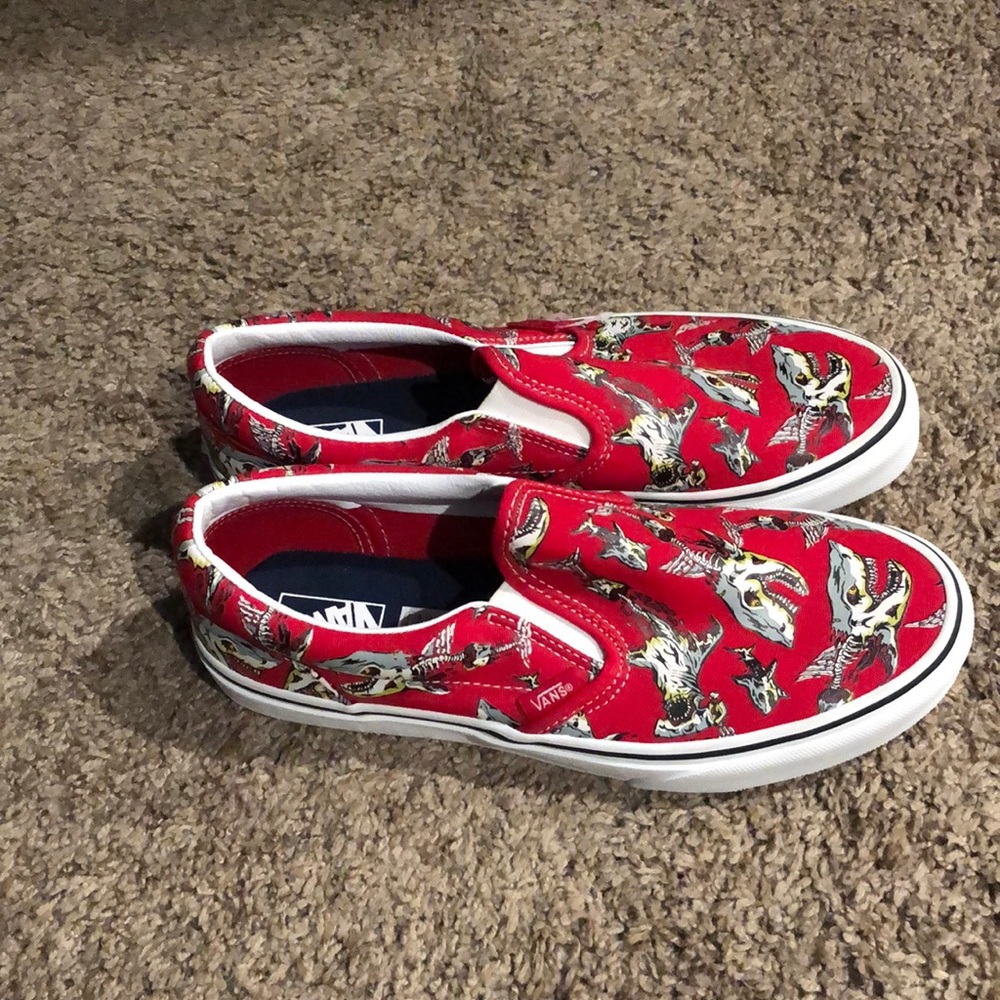 Kids 6.5 shark vans - brand new